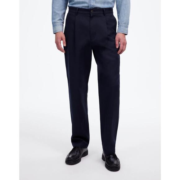 Madewell Other - NWT Madewell Pleated Trousers in Italian Cotton Twill In Dark Navy Size 31x31